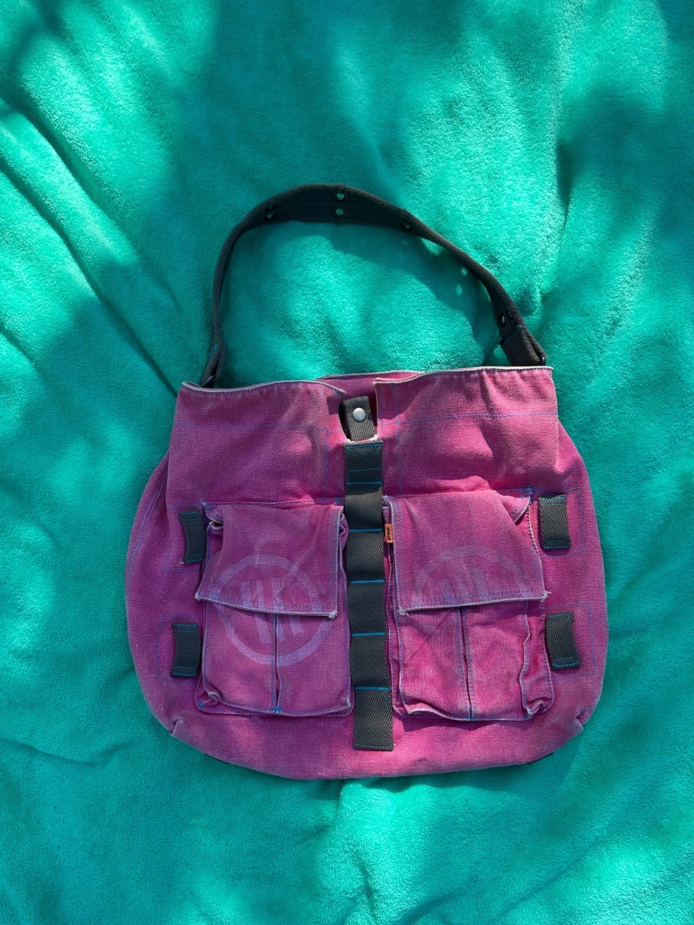 III Parcel Magenta Cargo Pocket Shoulder Bag